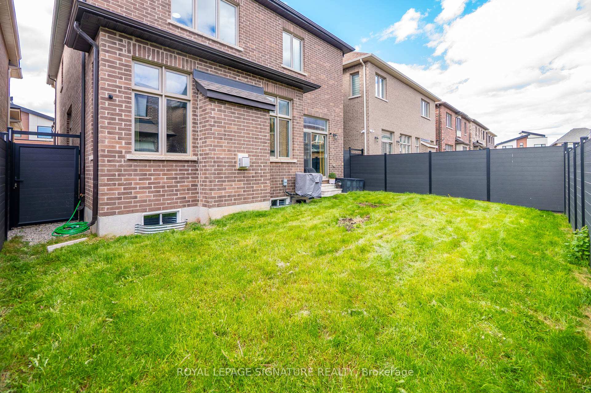 Photo 14 of 1493 Ford Strathy Crescent, Oakville, Joshua Meadows — HOMEH