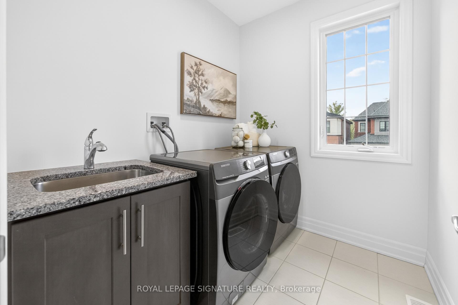 Photo 23 of 1493 Ford Strathy Crescent, Oakville, Joshua Meadows — HOMEH