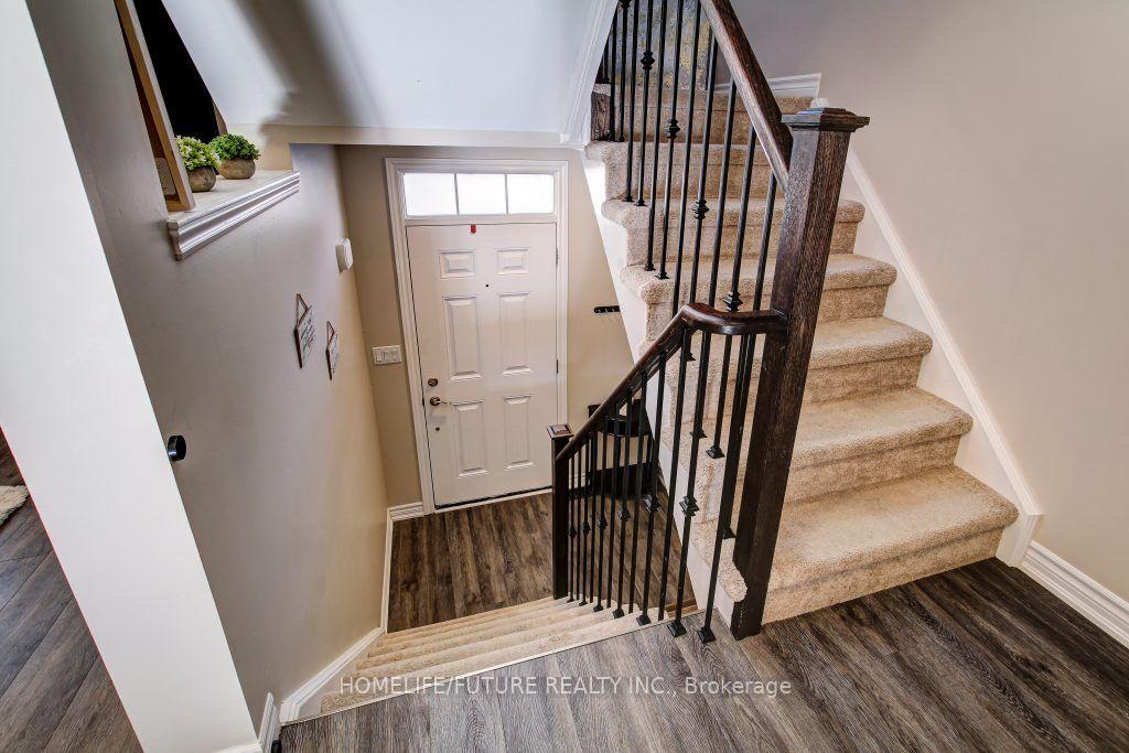 Photo 2 of 26 Streathern Way, Clarington, Bowmanville — HOMEH
