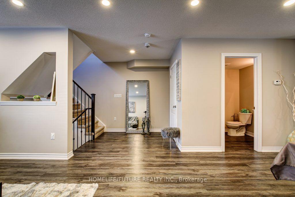 Photo 5 of 26 Streathern Way, Clarington, Bowmanville — HOMEH