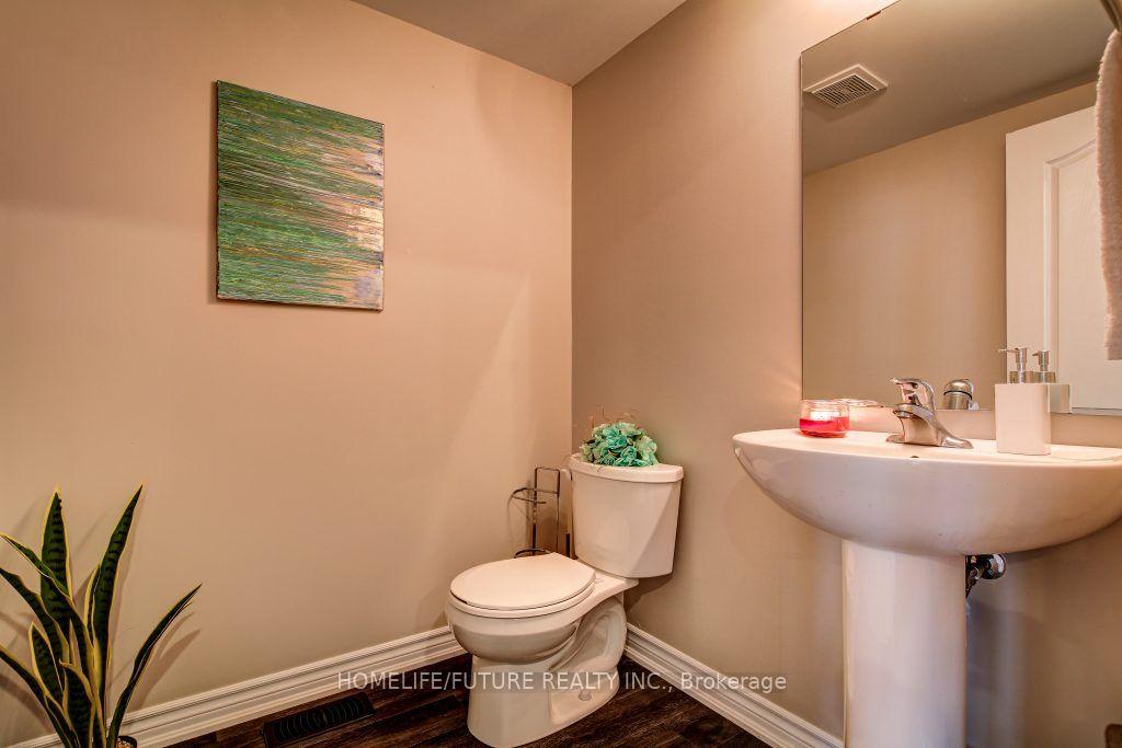 Photo 6 of 26 Streathern Way, Clarington, Bowmanville — HOMEH