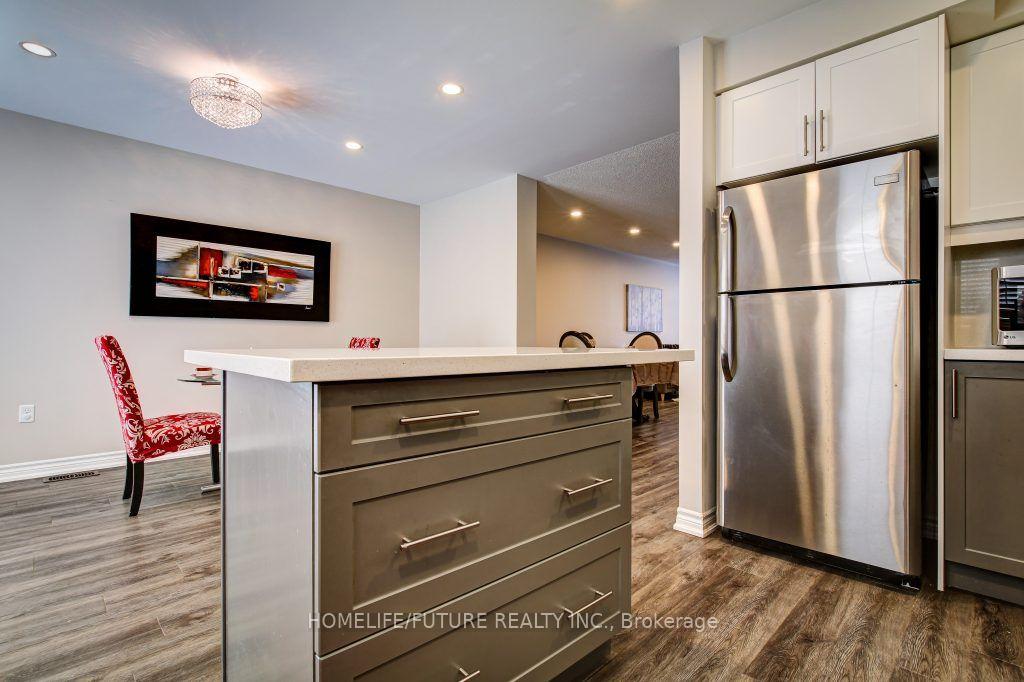 Photo 11 of 26 Streathern Way, Clarington, Bowmanville — HOMEH