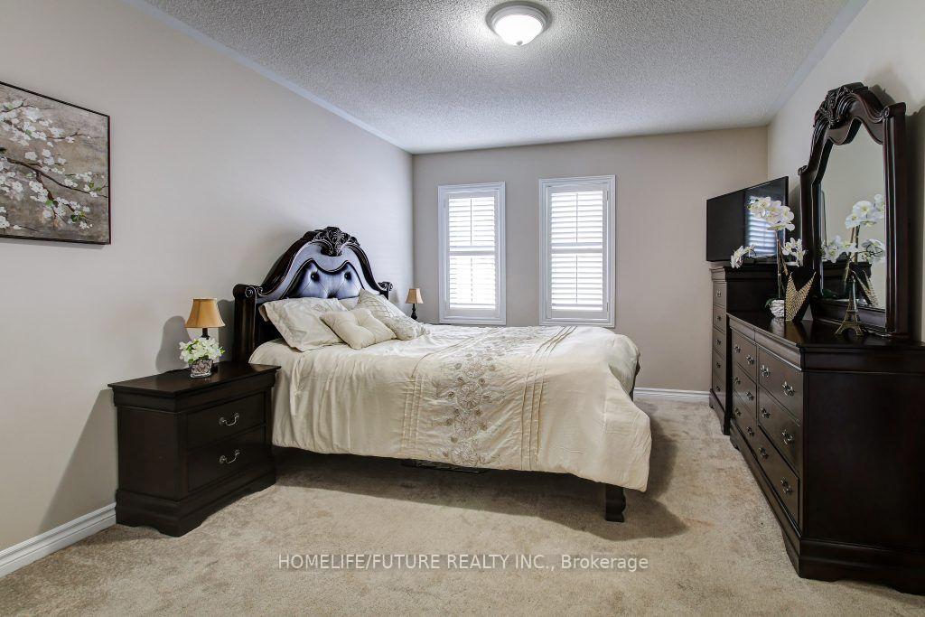 Photo 19 of 26 Streathern Way, Clarington, Bowmanville — HOMEH