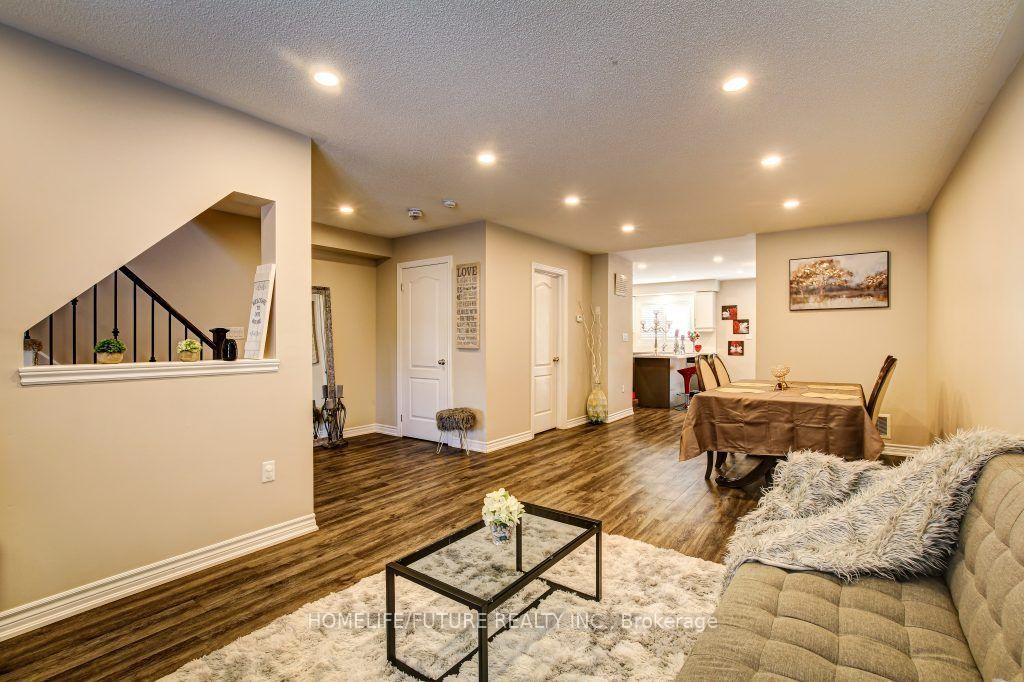 Photo 24 of 26 Streathern Way, Clarington, Bowmanville — HOMEH