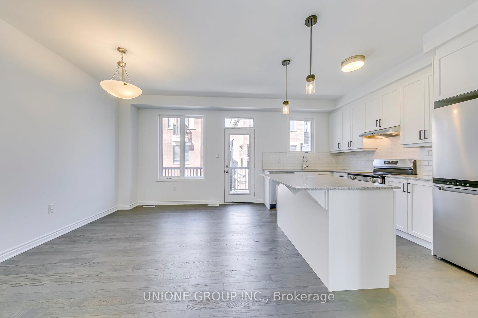 Photo 13 of 3056 Merrick Road, Oakville, Joshua Meadows — HOMEH