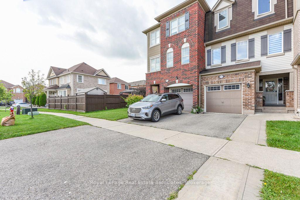Photo 2 of Unit 2, 6 Ventura Avenue, Brampton, Fletcher's West — HOMEH