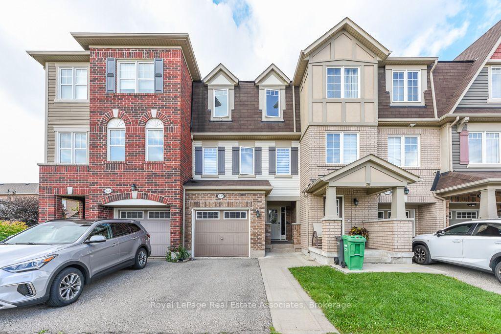 Photo 3 of Unit 2, 6 Ventura Avenue, Brampton, Fletcher's West — HOMEH