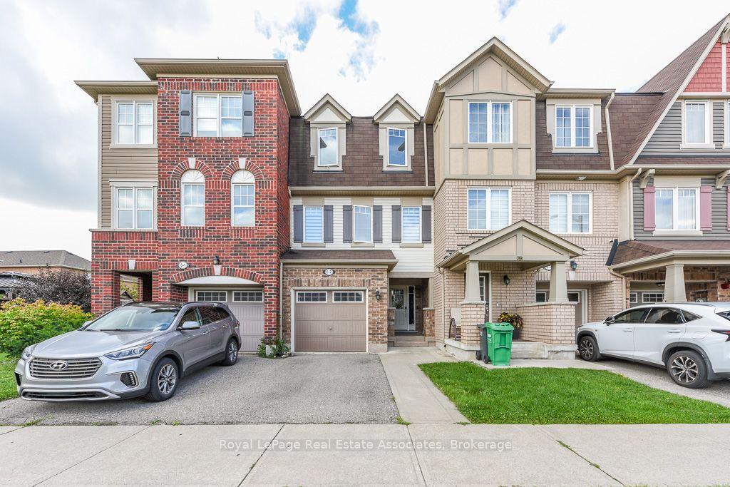 Photo 4 of Unit 2, 6 Ventura Avenue, Brampton, Fletcher's West — HOMEH