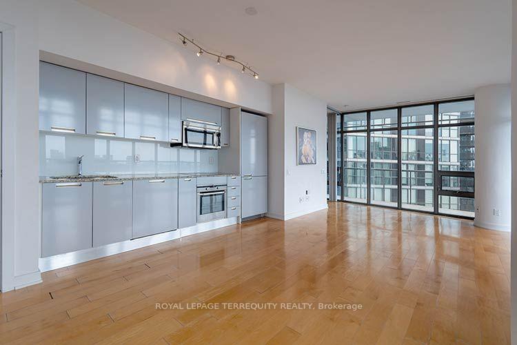 Photo 5 of Unit 3902, 33 Charles Street E, Toronto, Church-Yonge Corridor — HOMEH