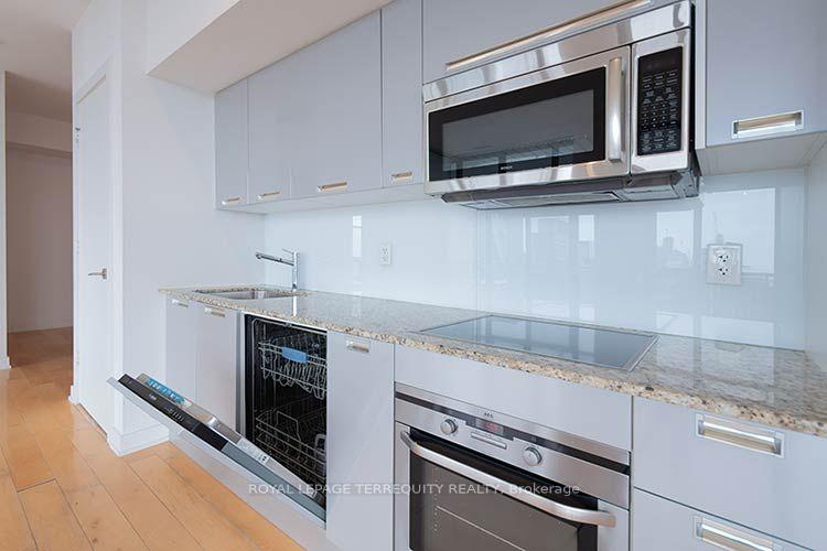 Photo 6 of Unit 3902, 33 Charles Street E, Toronto, Church-Yonge Corridor — HOMEH