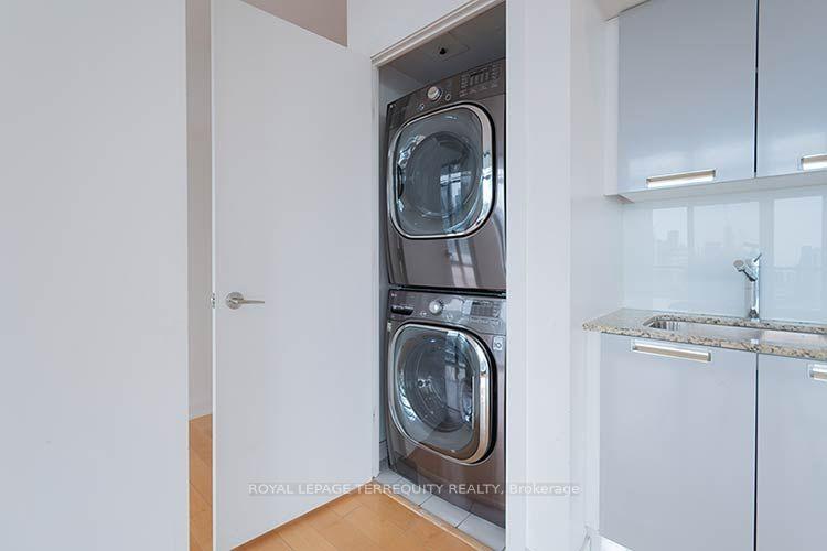 Photo 23 of Unit 3902, 33 Charles Street E, Toronto, Church-Yonge Corridor — HOMEH