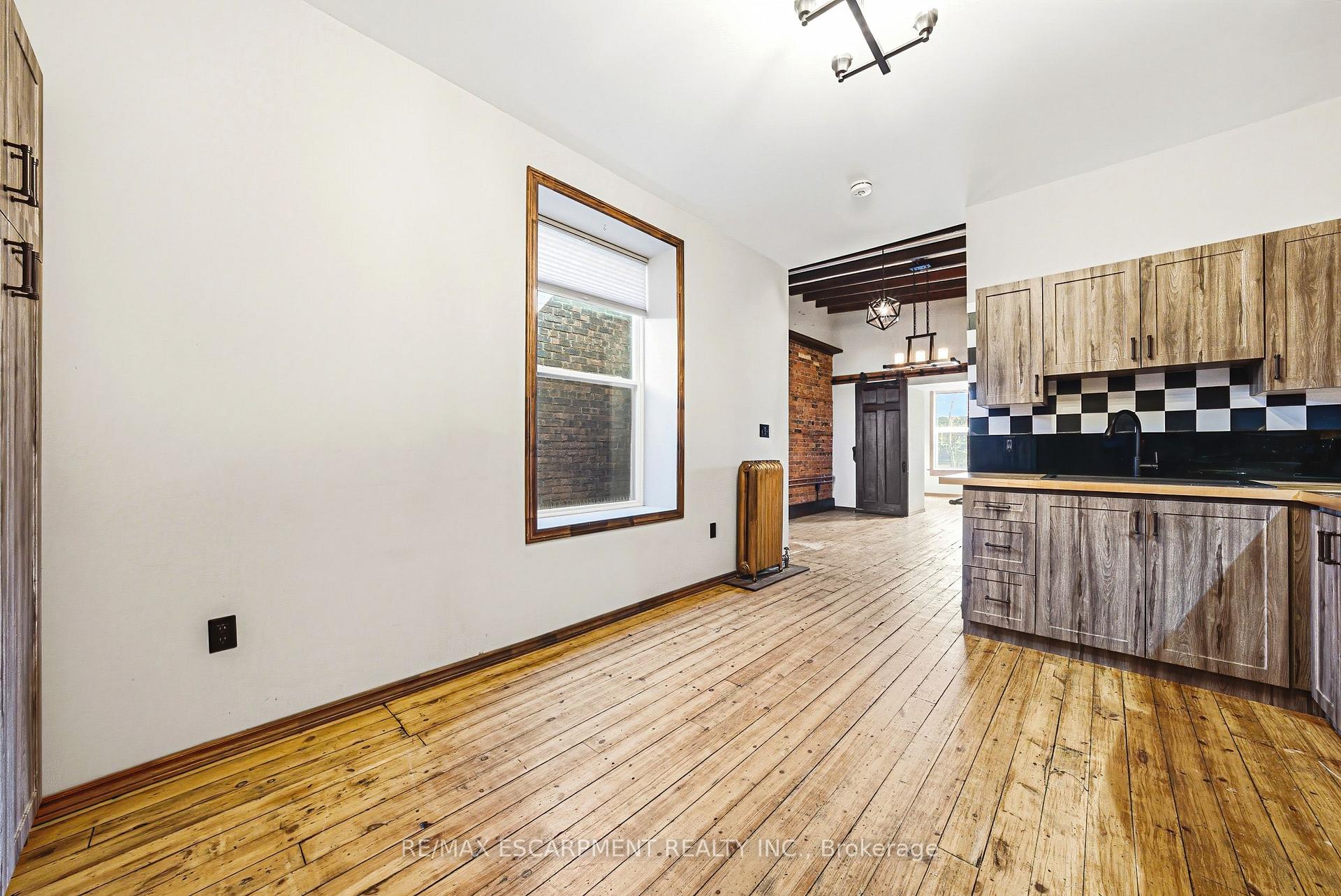 Photo 32 of 593-595 King Street E, Hamilton, Landsdale — HOMEH