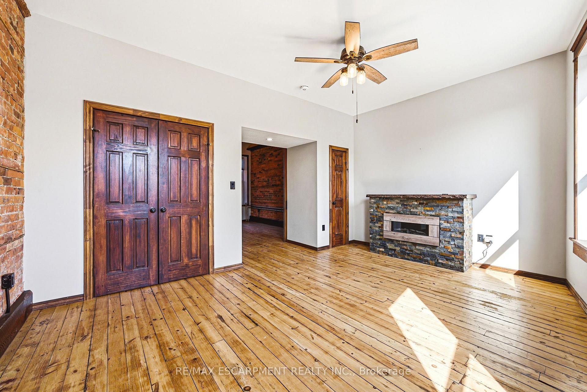Photo 36 of 593-595 King Street E, Hamilton, Landsdale — HOMEH