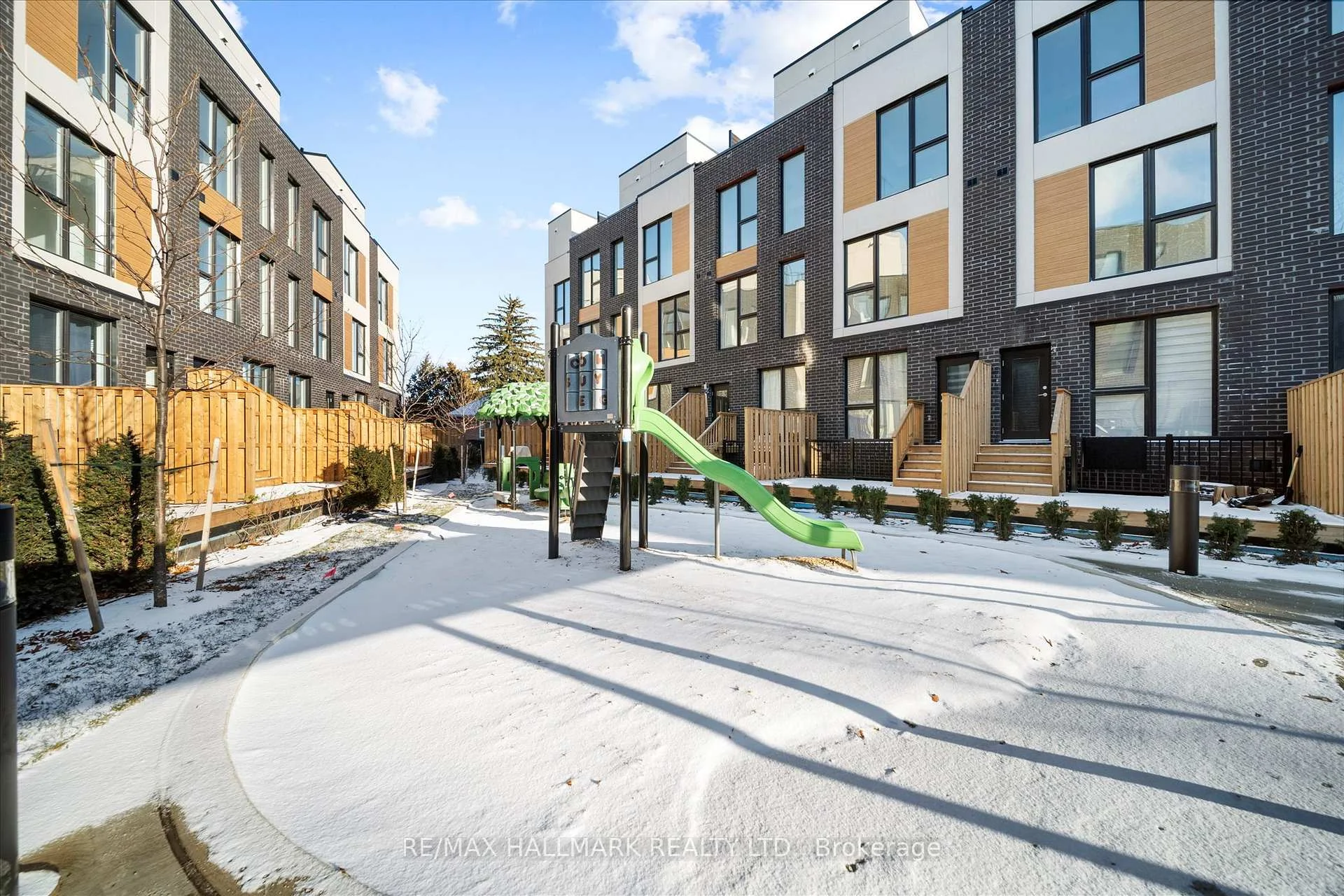 Photo 8 of Unit 13, 170 Clonmore Drive, Scarborough, Birchcliffe-Cliffside — HOMEH