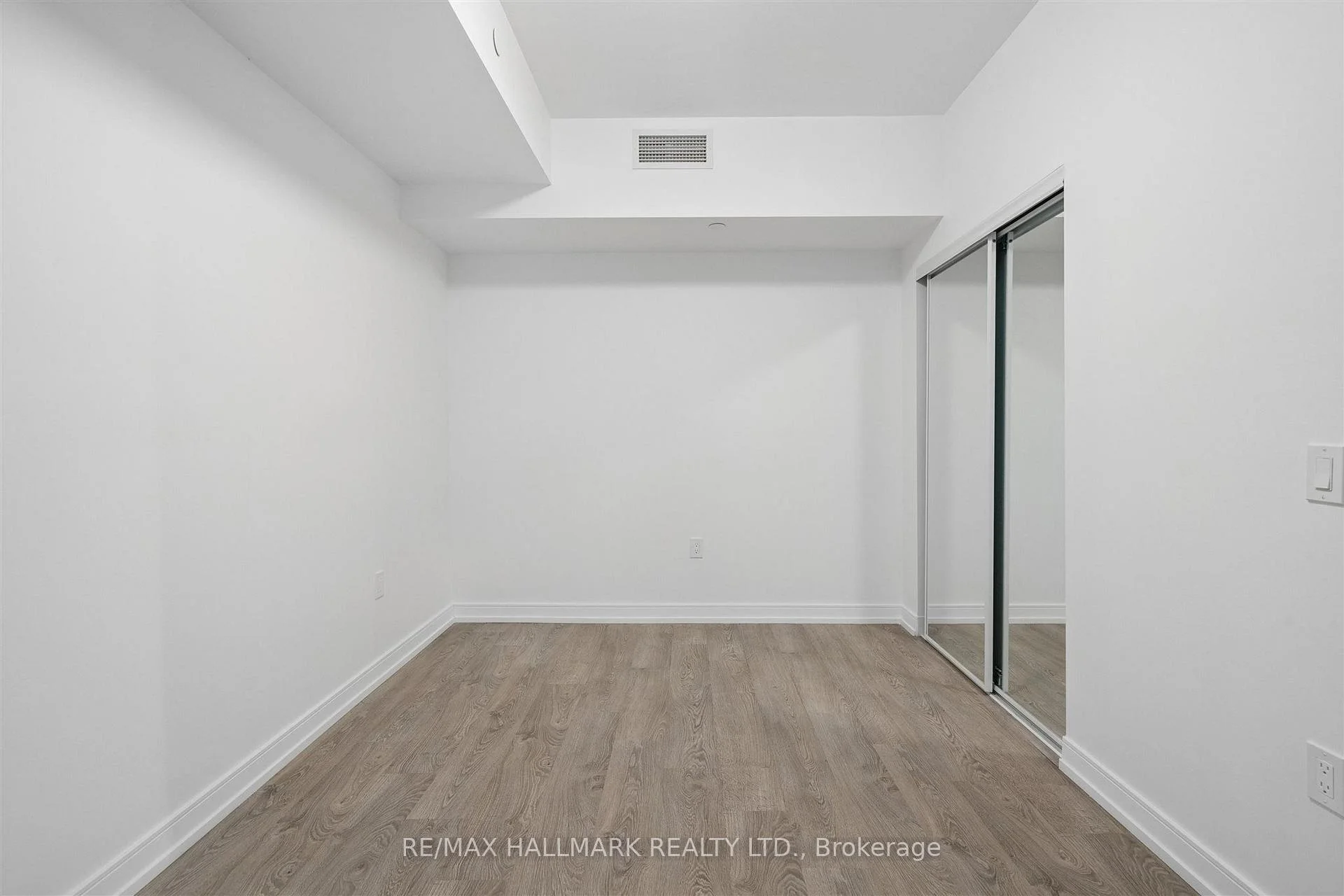 Photo 33 of Unit 13, 170 Clonmore Drive, Scarborough, Birchcliffe-Cliffside — HOMEH