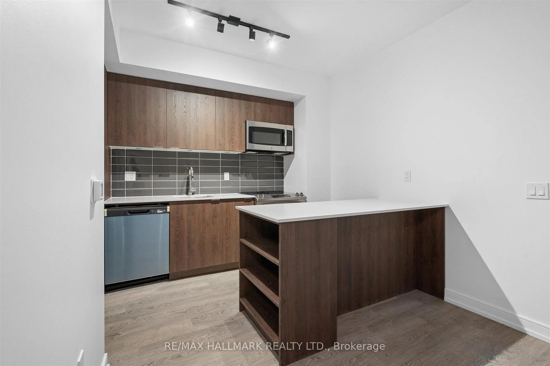 Photo 39 of Unit 13, 170 Clonmore Drive, Scarborough, Birchcliffe-Cliffside — HOMEH