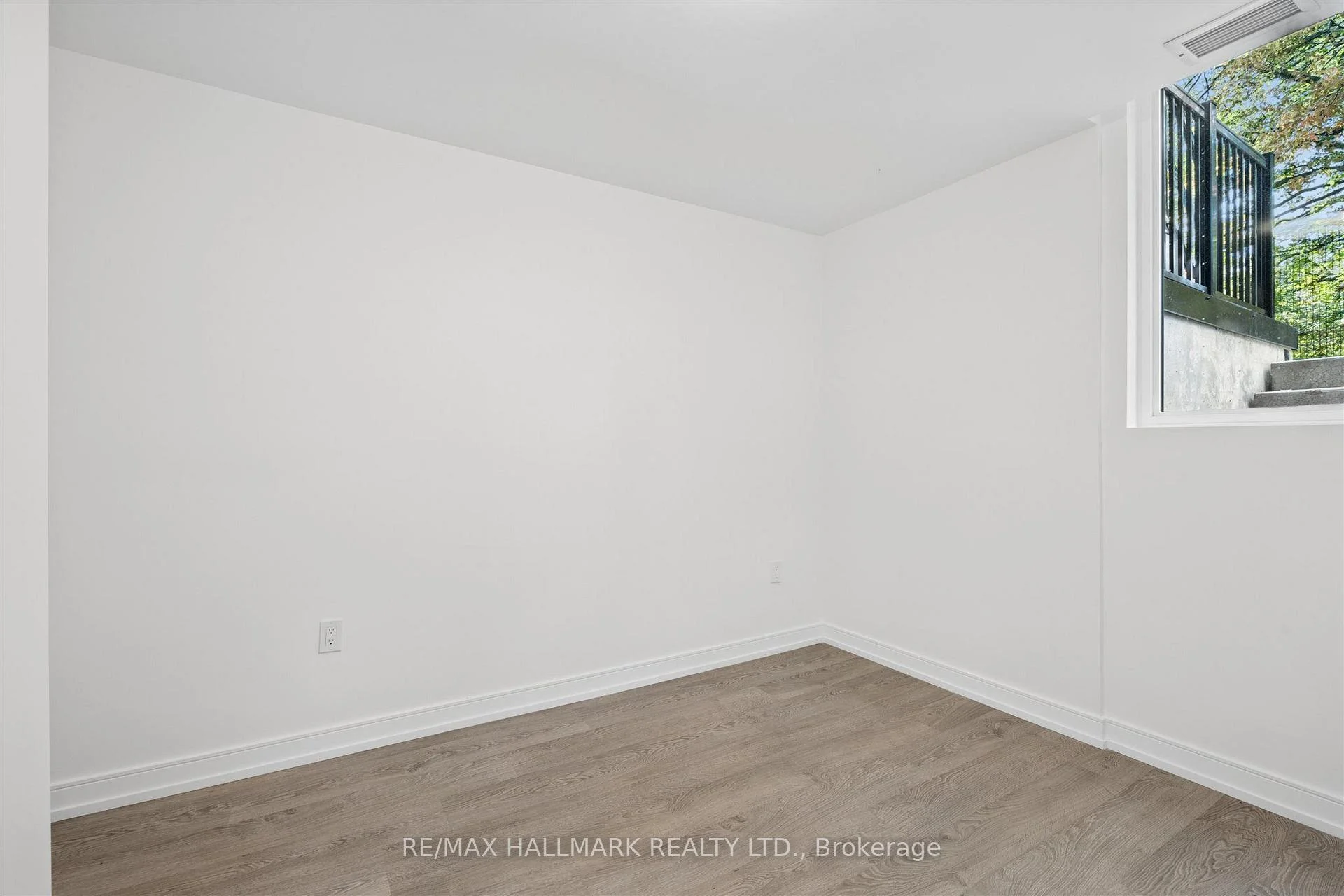 Photo 48 of Unit 13, 170 Clonmore Drive, Scarborough, Birchcliffe-Cliffside — HOMEH