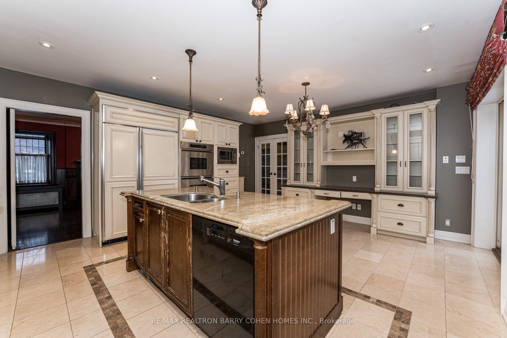 Photo 10 of 28 Dunvegan Road, Toronto, Casa Loma — HOMEH
