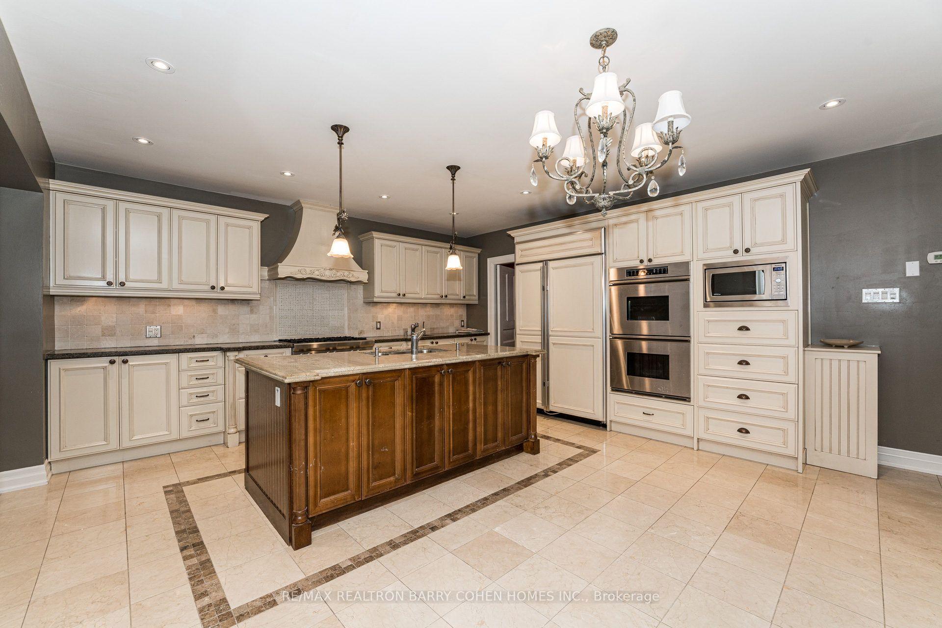 Photo 11 of 28 Dunvegan Road, Toronto, Casa Loma — HOMEH