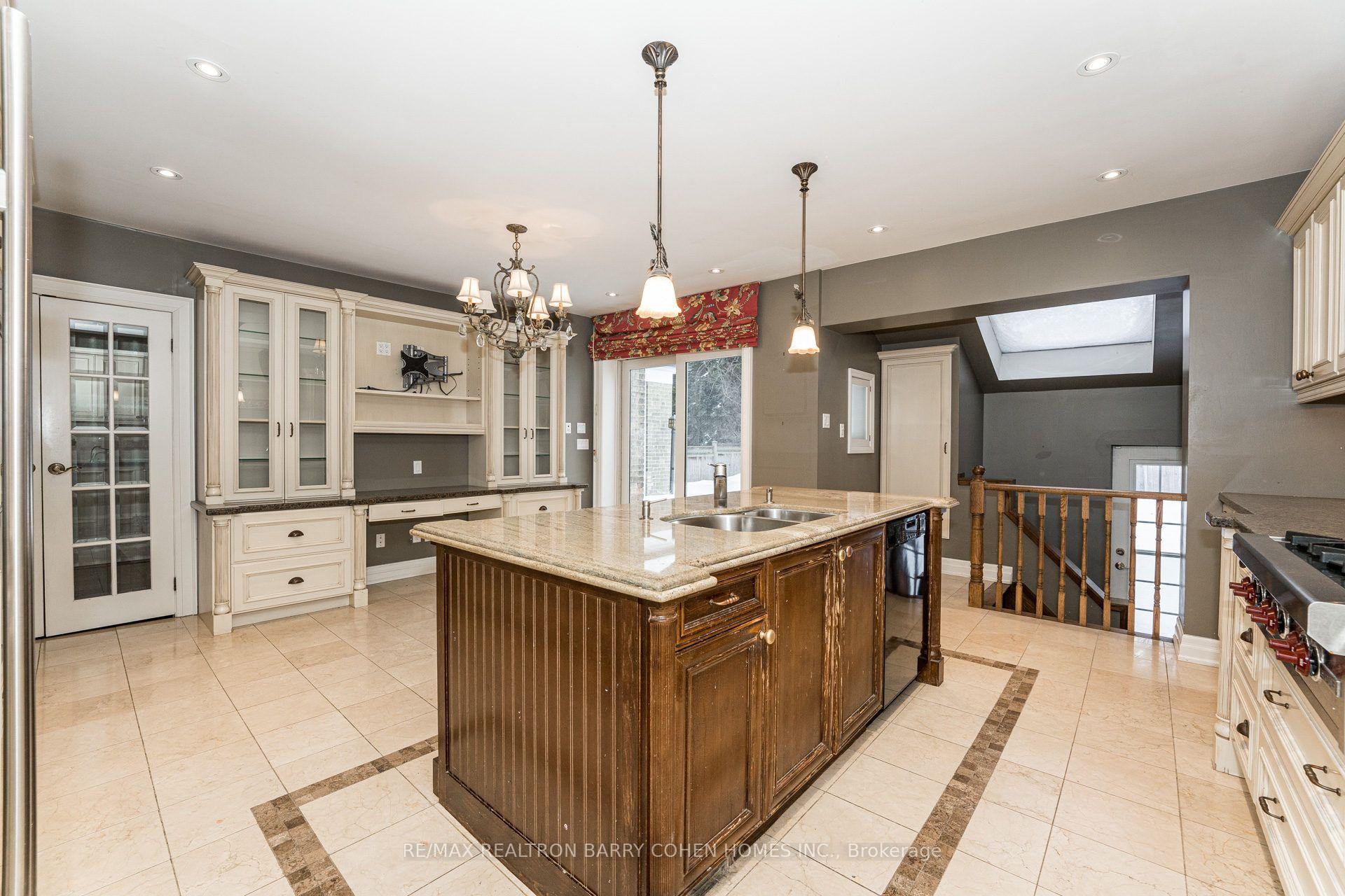Photo 13 of 28 Dunvegan Road, Toronto, Casa Loma — HOMEH