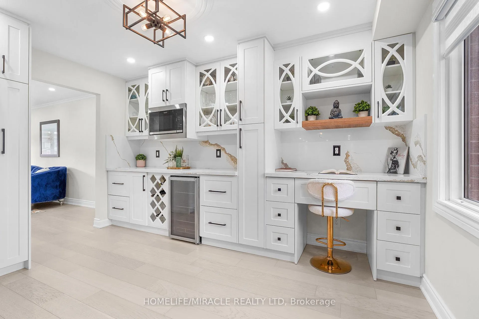 Photo 11 of 57 Springmount Drive, Kitchener — HOMEH
