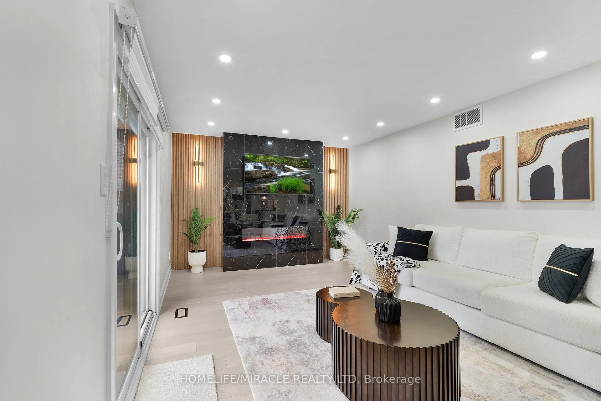 Photo 13 of 57 Springmount Drive, Kitchener — HOMEH
