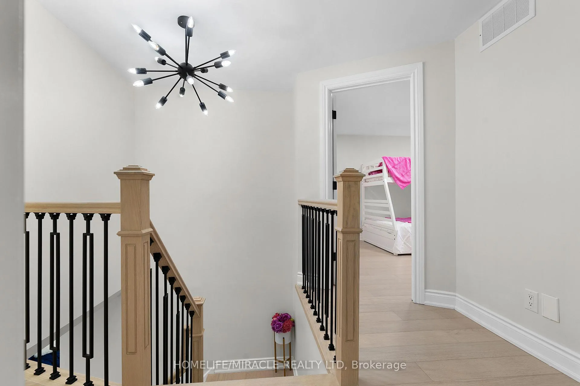 Photo 18 of 57 Springmount Drive, Kitchener — HOMEH