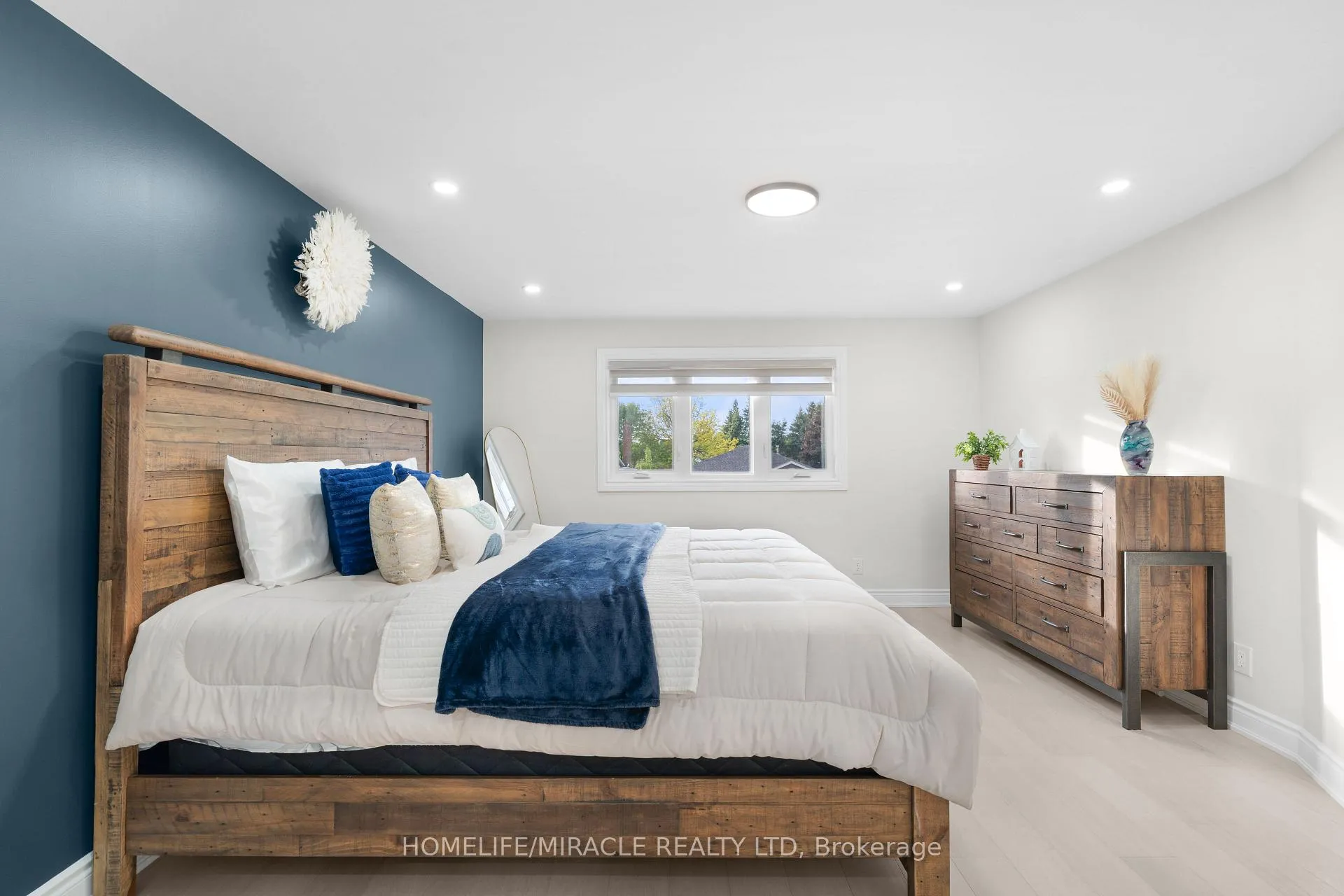 Photo 20 of 57 Springmount Drive, Kitchener — HOMEH