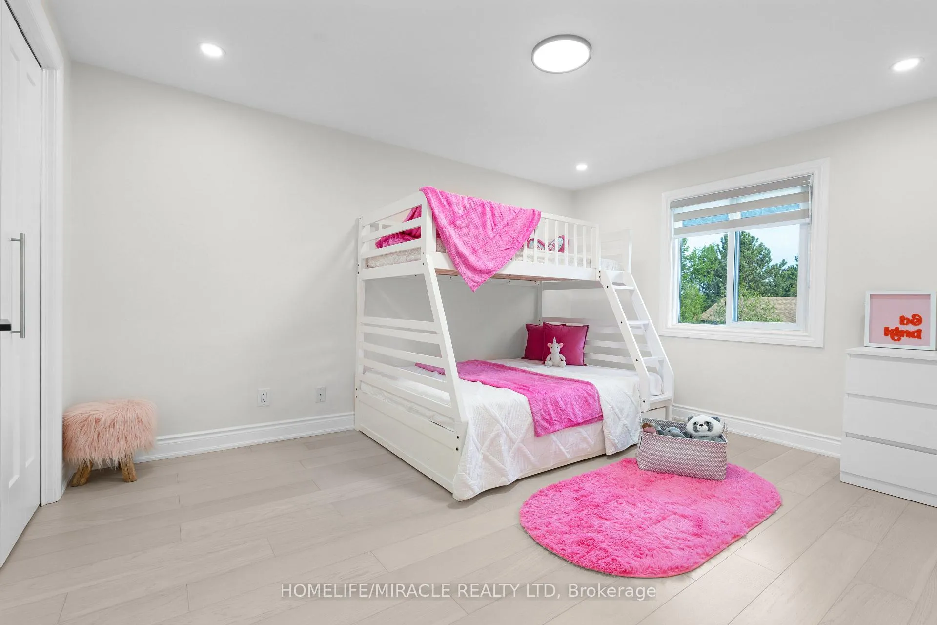 Photo 25 of 57 Springmount Drive, Kitchener — HOMEH
