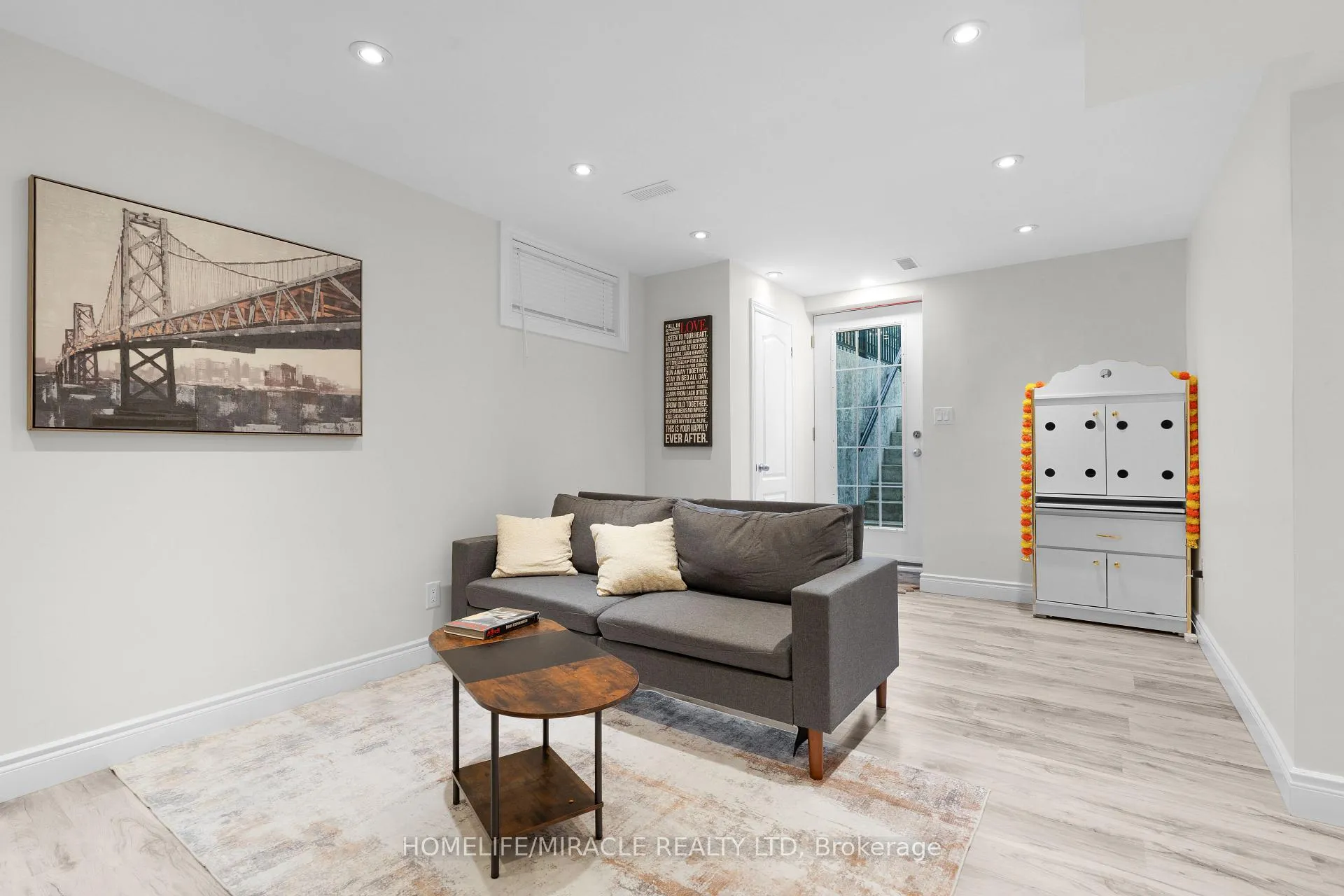 Photo 30 of 57 Springmount Drive, Kitchener — HOMEH
