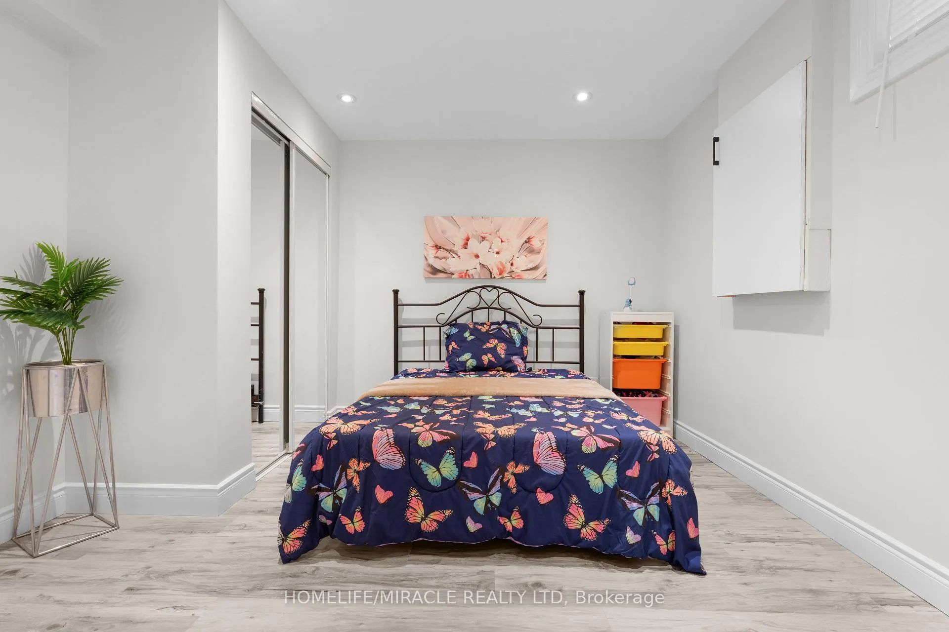 Photo 32 of 57 Springmount Drive, Kitchener — HOMEH