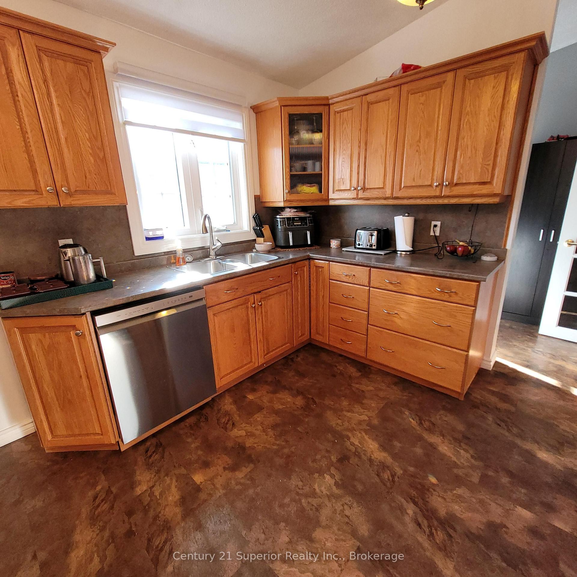 Photo 8 of 34 Hemlo Drive E, Marathon — HOMEH