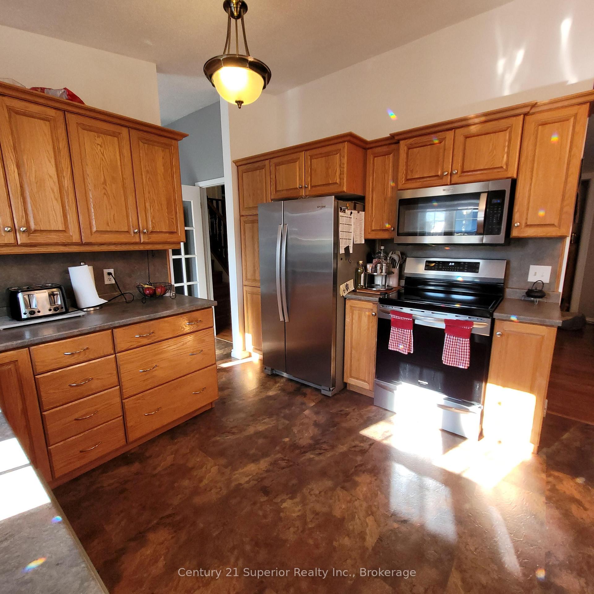 Photo 11 of 34 Hemlo Drive E, Marathon — HOMEH