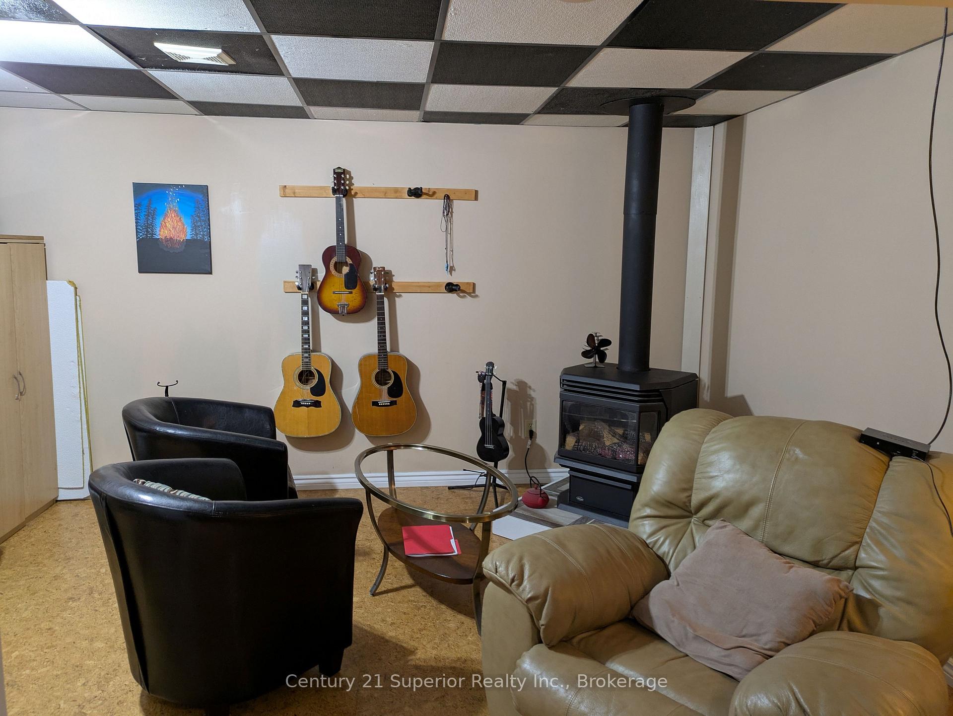 Photo 22 of 34 Hemlo Drive E, Marathon — HOMEH