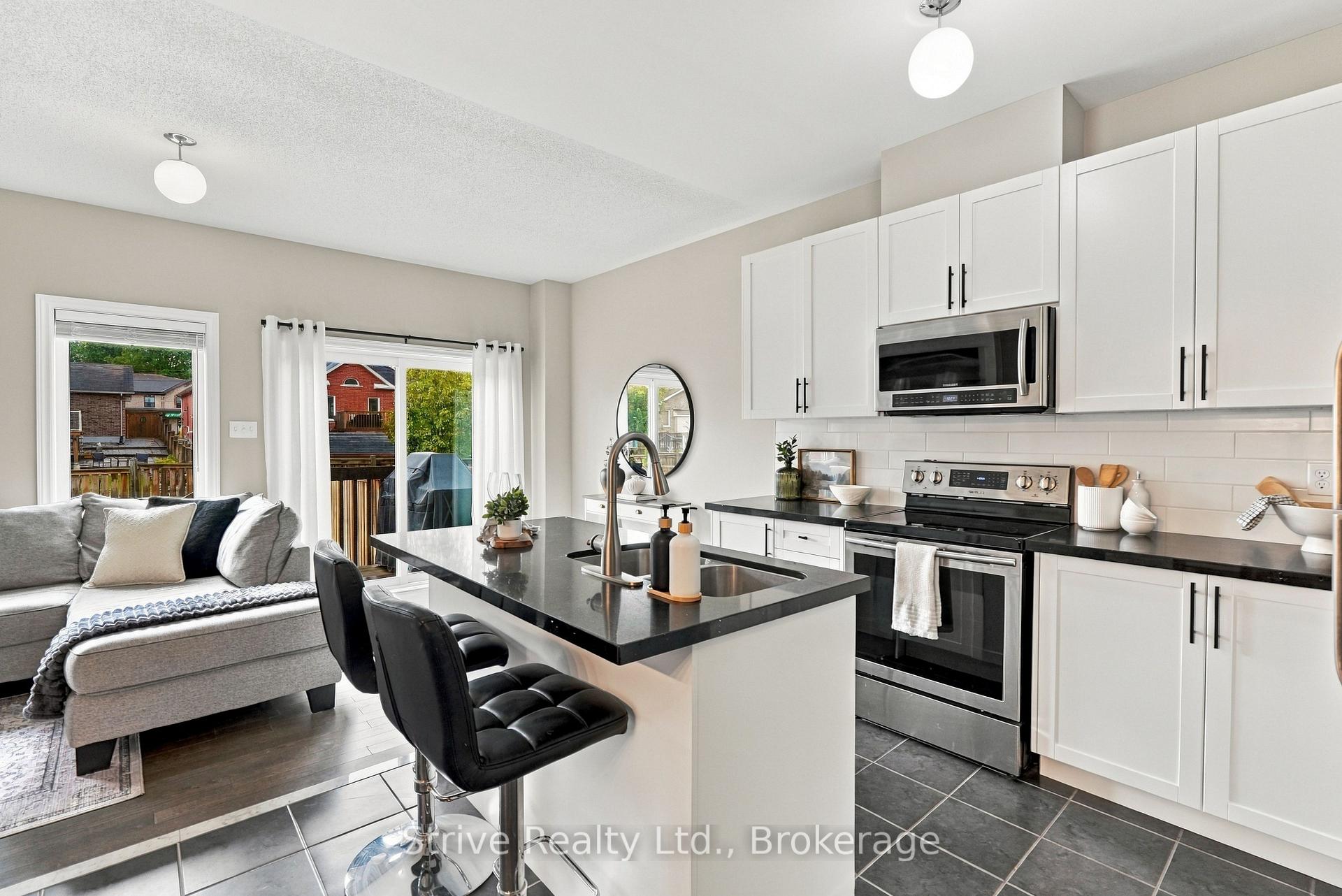 Photo 10 of 18 Bud Doucette Court, Uxbridge — HOMEH
