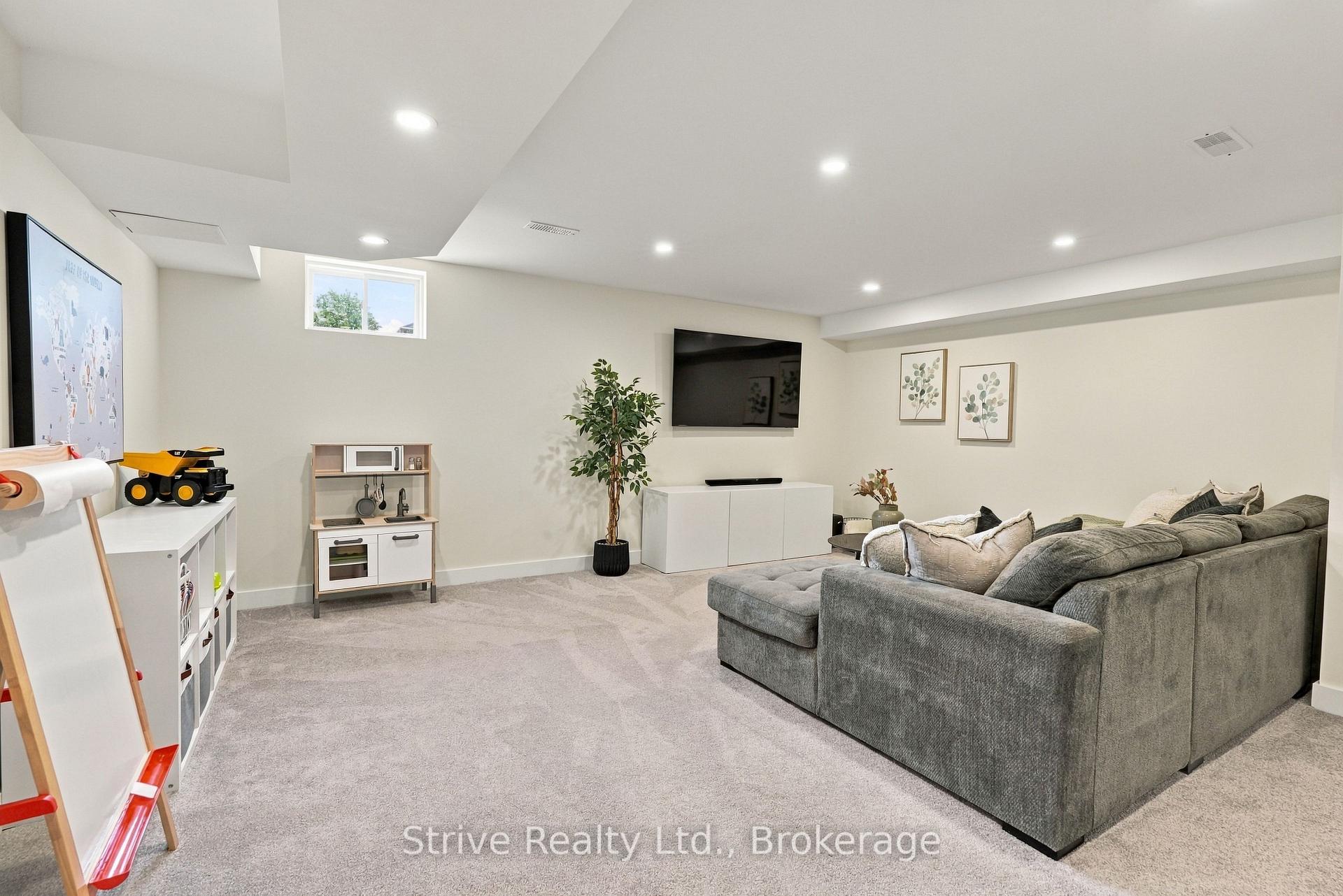 Photo 39 of 18 Bud Doucette Court, Uxbridge — HOMEH