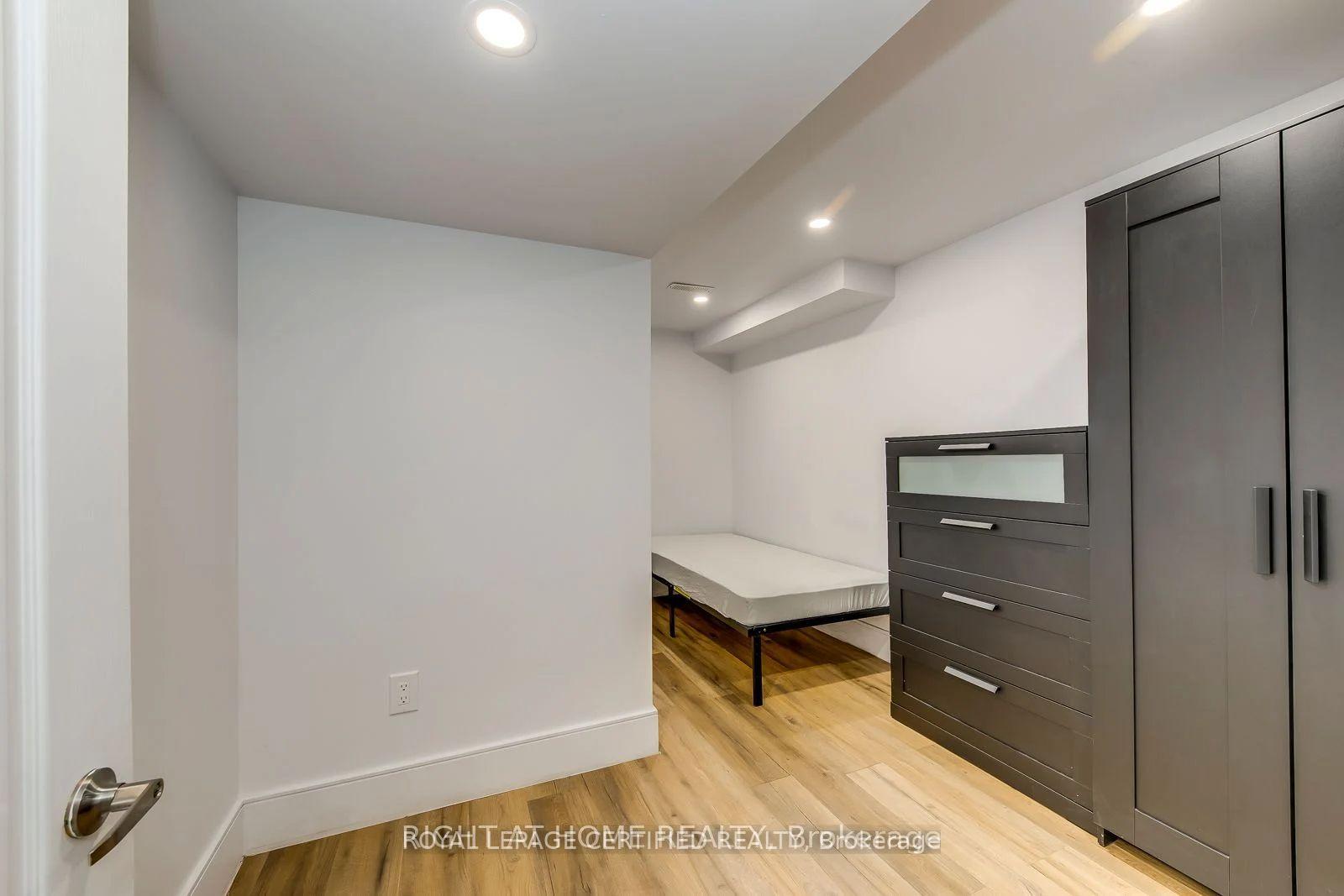 Photo 10 of Unit Bsmt, 4230 Credit Pointe Drive, Mississauga, East Credit — HOMEH