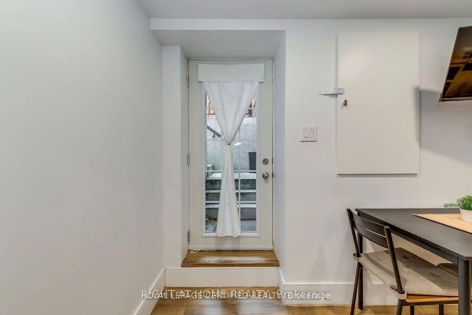 Photo 12 of Unit Bsmt, 4230 Credit Pointe Drive, Mississauga, East Credit — HOMEH