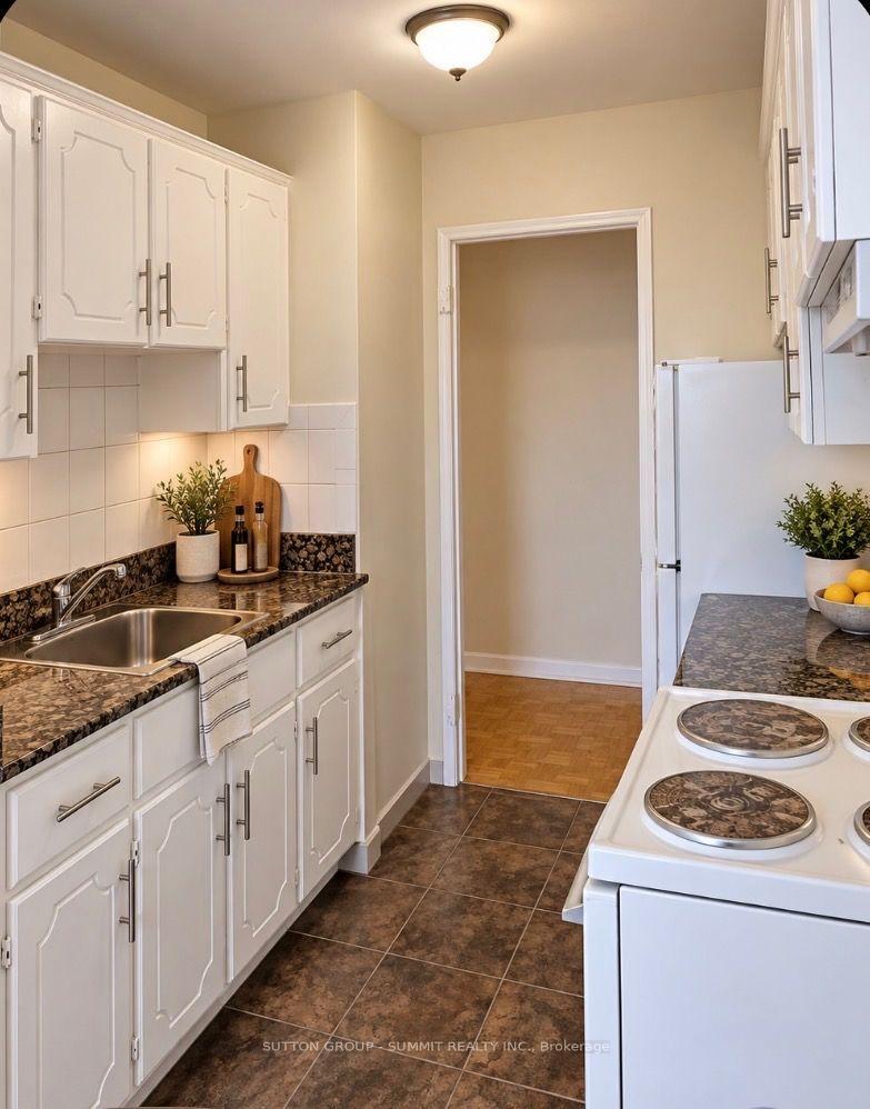 Photo 3 of Unit 305, 101 Brookhaven Drive, North York, Brookhaven-Amesbury — HOMEH