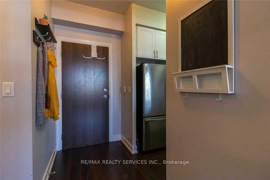 Photo 2 of Unit 325, 2 Eva Road, Etobicoke, Etobicoke West Mall — HOMEH