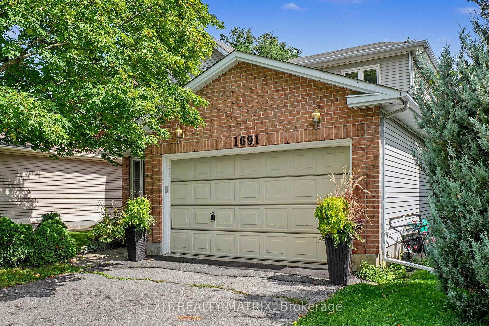 Photo 14 of 1691 Hunters Run Drive, Ottawa, Chapel Hill — HOMEH