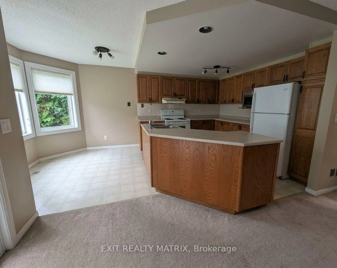 Photo 2 of 1691 Hunters Run Drive, Ottawa, Chapel Hill — HOMEH