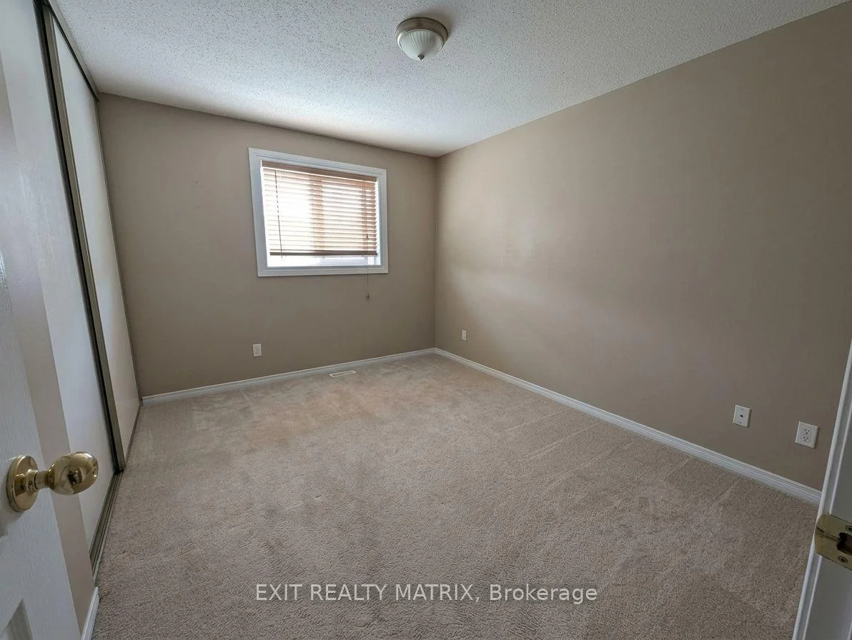 Photo 5 of 1691 Hunters Run Drive, Ottawa, Chapel Hill — HOMEH