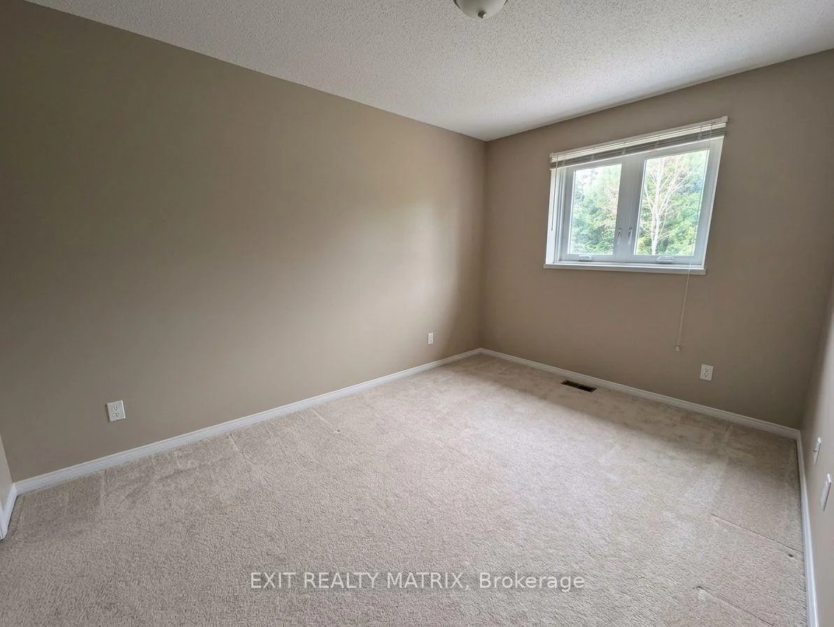 Photo 8 of 1691 Hunters Run Drive, Ottawa, Chapel Hill — HOMEH
