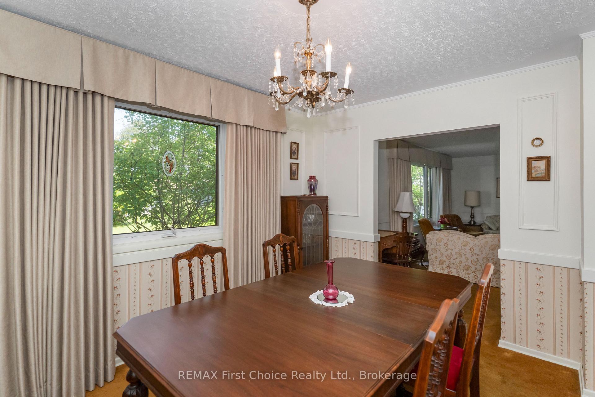 Photo 10 of 160 Whalen Street, Thunder Bay, Grandview — HOMEH