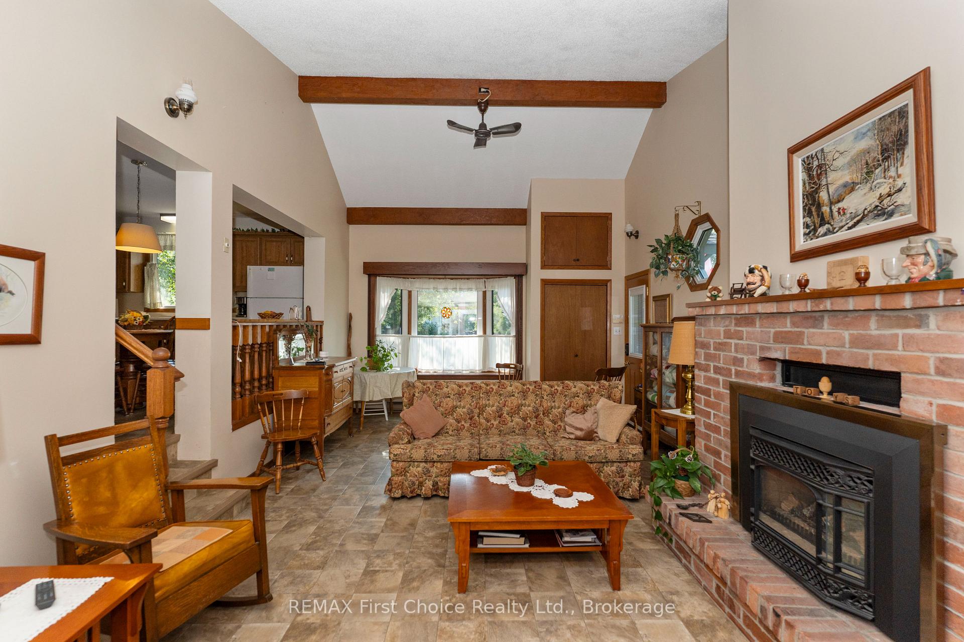 Photo 11 of 160 Whalen Street, Thunder Bay, Grandview — HOMEH