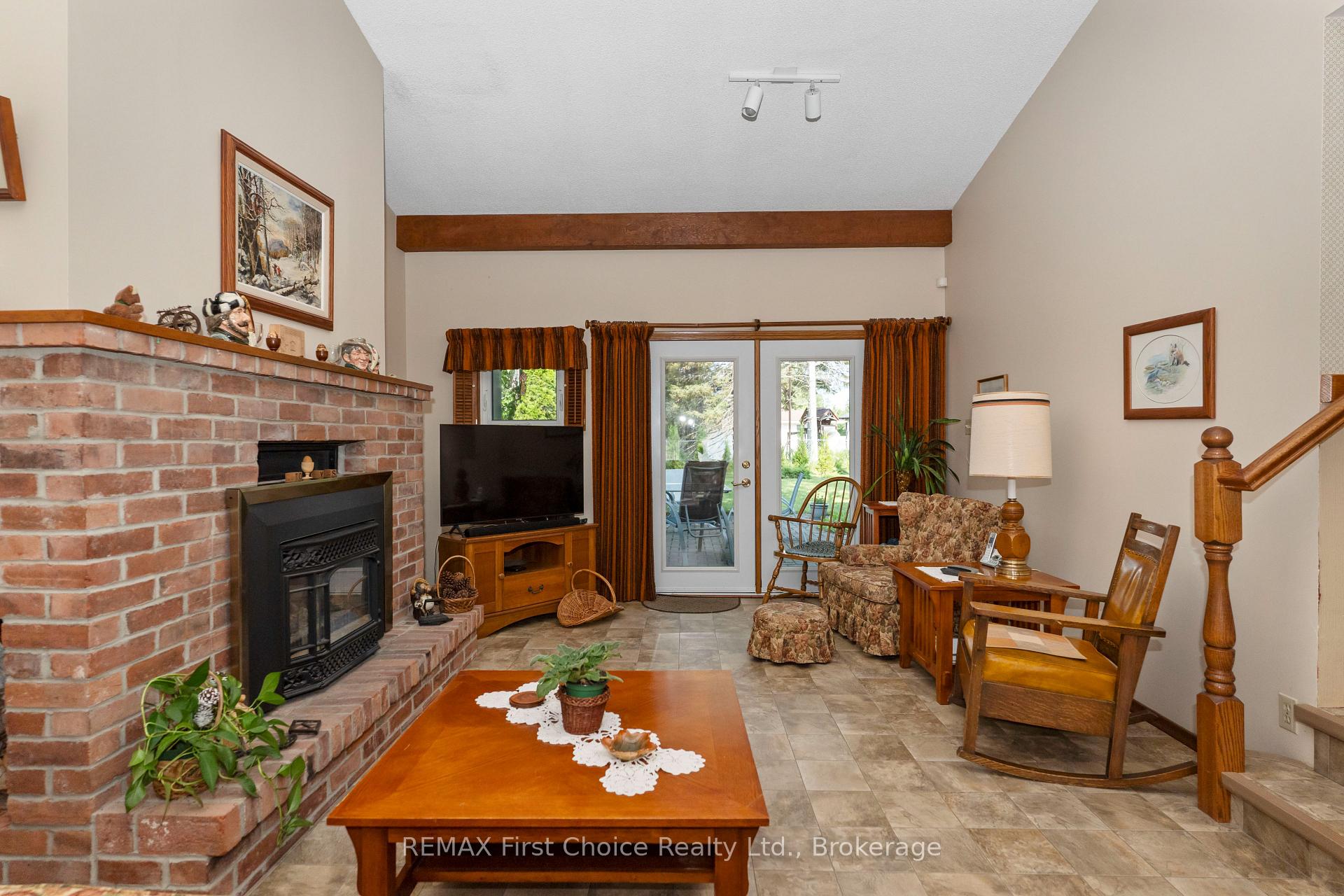 Photo 16 of 160 Whalen Street, Thunder Bay, Grandview — HOMEH