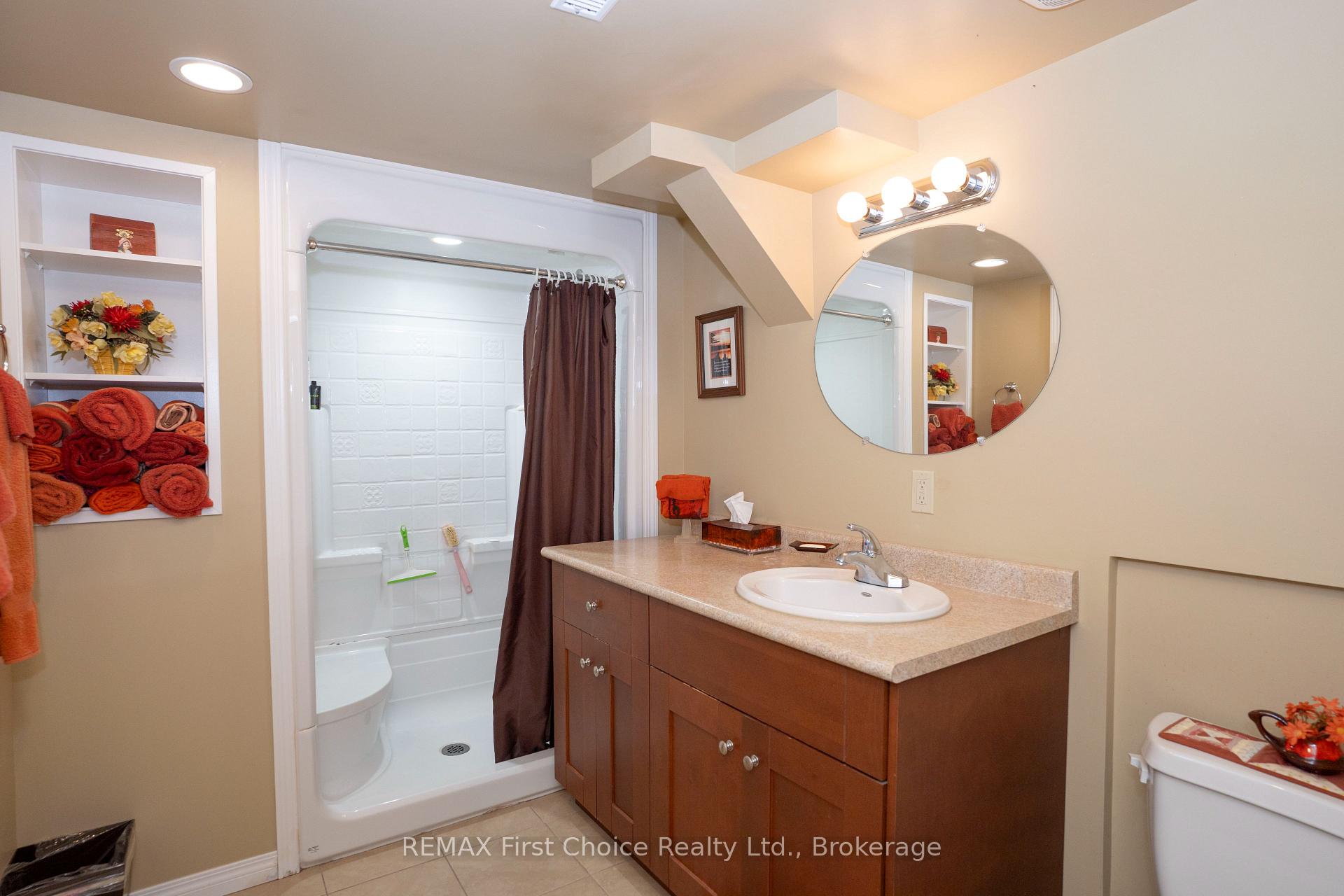 Photo 39 of 160 Whalen Street, Thunder Bay, Grandview — HOMEH