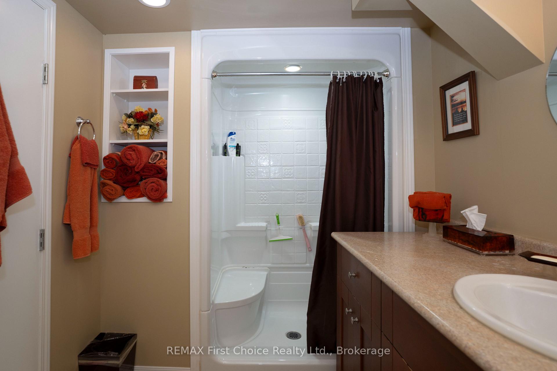Photo 40 of 160 Whalen Street, Thunder Bay, Grandview — HOMEH