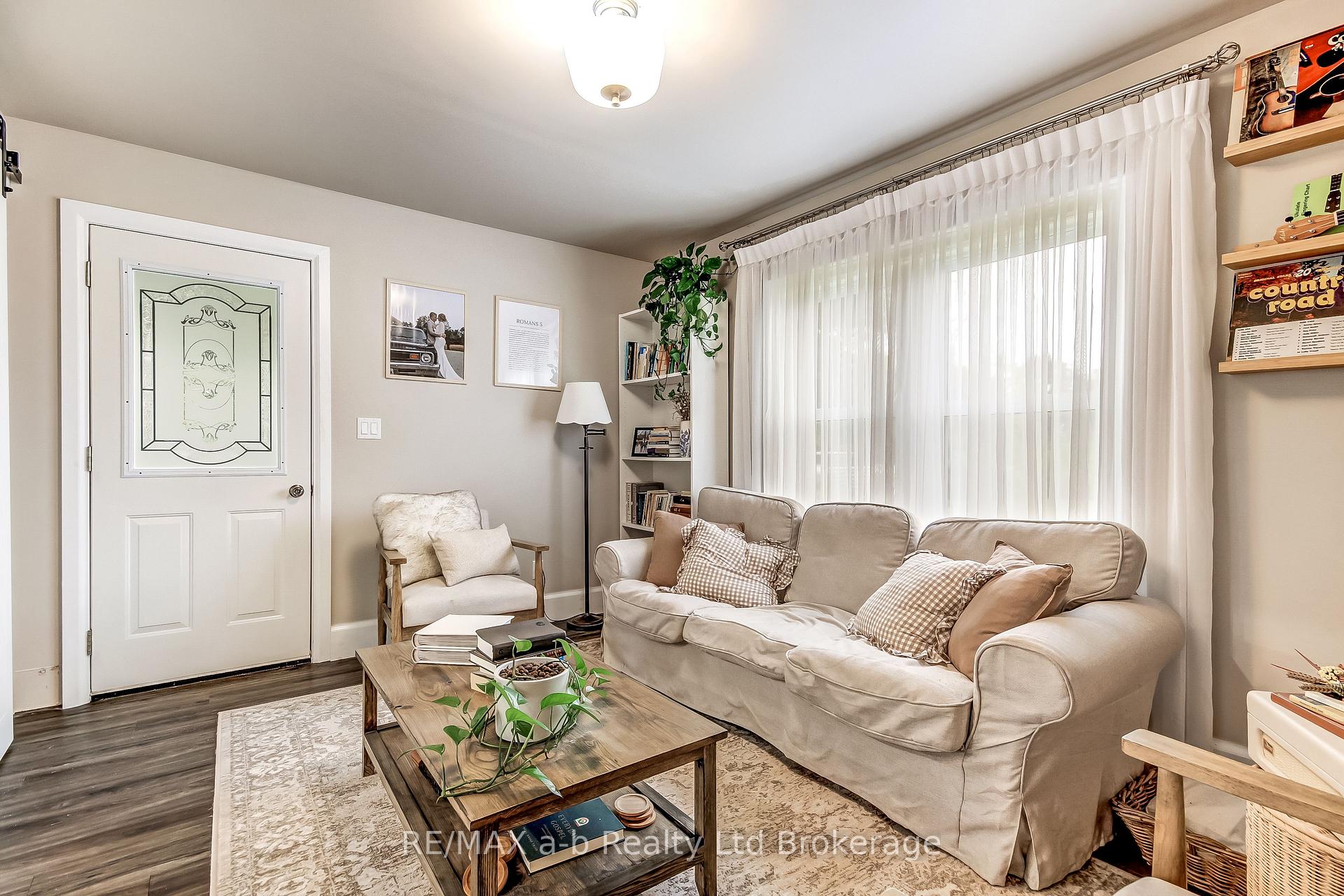 Photo 5 of 2237 Pinegrove Road, Norfolk, Pine Grove — HOMEH